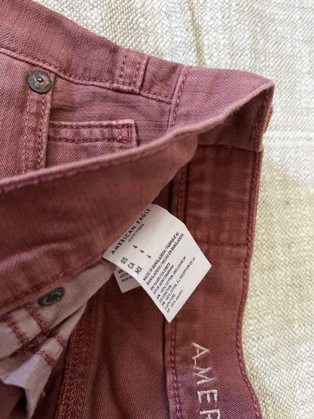 American Eagle High Rise Mom Short - Picture 3 of 4